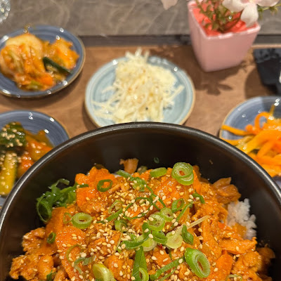 Plat servi chez TOM restaurant coréen, japonais et mongole, photographié par Sisi El ka