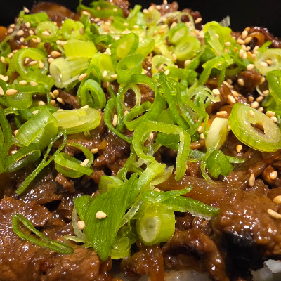 Plat servi chez TOM restaurant coréen, japonais et mongole, photographié par jean