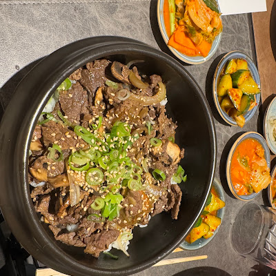 Plat servi chez TOM restaurant coréen, japonais et mongole, photographié par Danièle Bueche