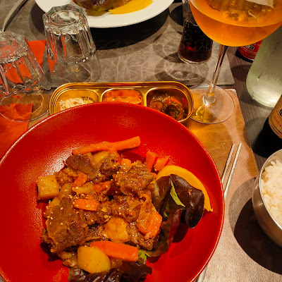 Plat servi chez TOM restaurant coréen, japonais et mongole, photographié par Flo