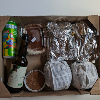 Plat servi chez Chez Tony, Burger Savoyard, Saint Jean d'Aulps, photographié par Nicolas Schaeffer