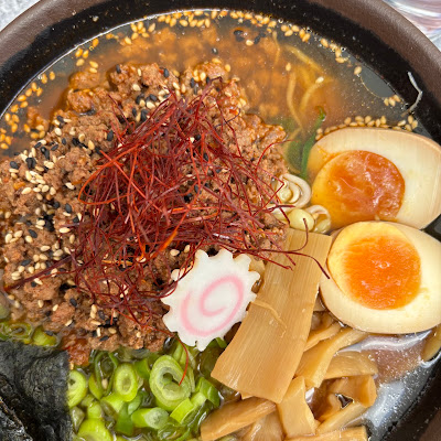 Plat servi chez TOM restaurant coréen, japonais et mongole, photographié par Jeanne Selo