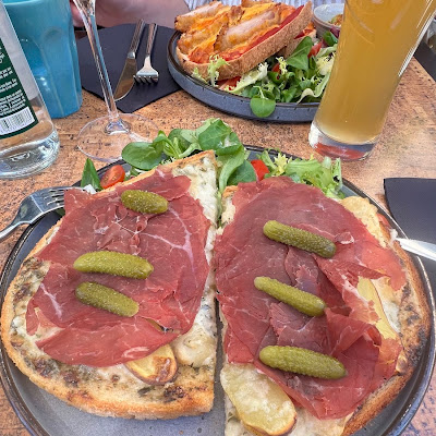 Plat servi chez 𝒟𝑒𝓁𝓅𝒽’𝓈, photographié par Frédéric Degoulet
