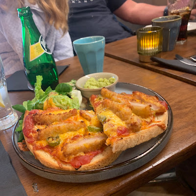 Plat servi chez 𝒟𝑒𝓁𝓅𝒽’𝓈, photographié par Gavin Fielding