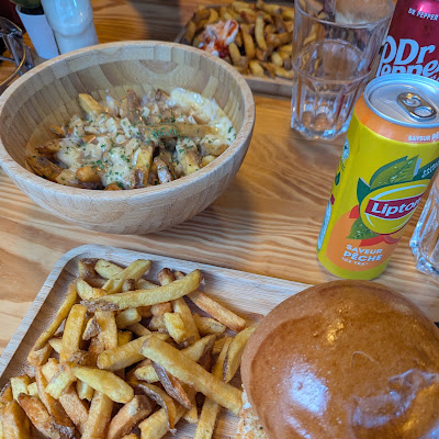Côté Burger - Poutine à Annecy : plat photographié par W B