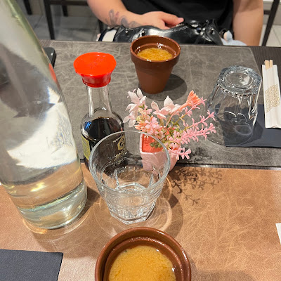 Plat servi chez TOM restaurant coréen, japonais et mongole, photographié par Laurie