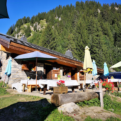 Plat servi chez Refuge des Tinderets, photographié par Giovanna
