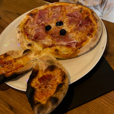 Momento Pizzas à Megève : plat photographié par sandra ferreira