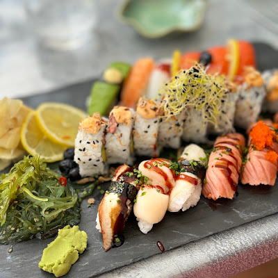 Plat servi chez TOM restaurant coréen, japonais et mongole, photographié par EkaD P.