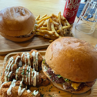 Plat servi chez Côté Burger - Poutine, photographié par JCNL TAN