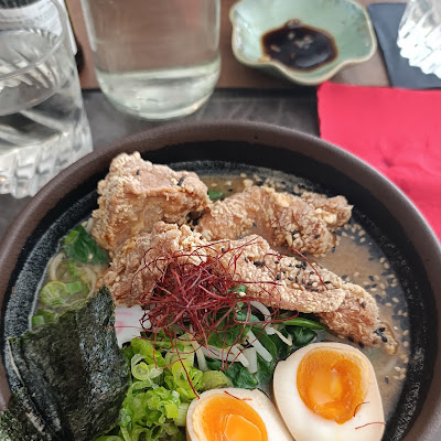 Plat servi chez TOM restaurant coréen, japonais et mongole, photographié par Agathe F.